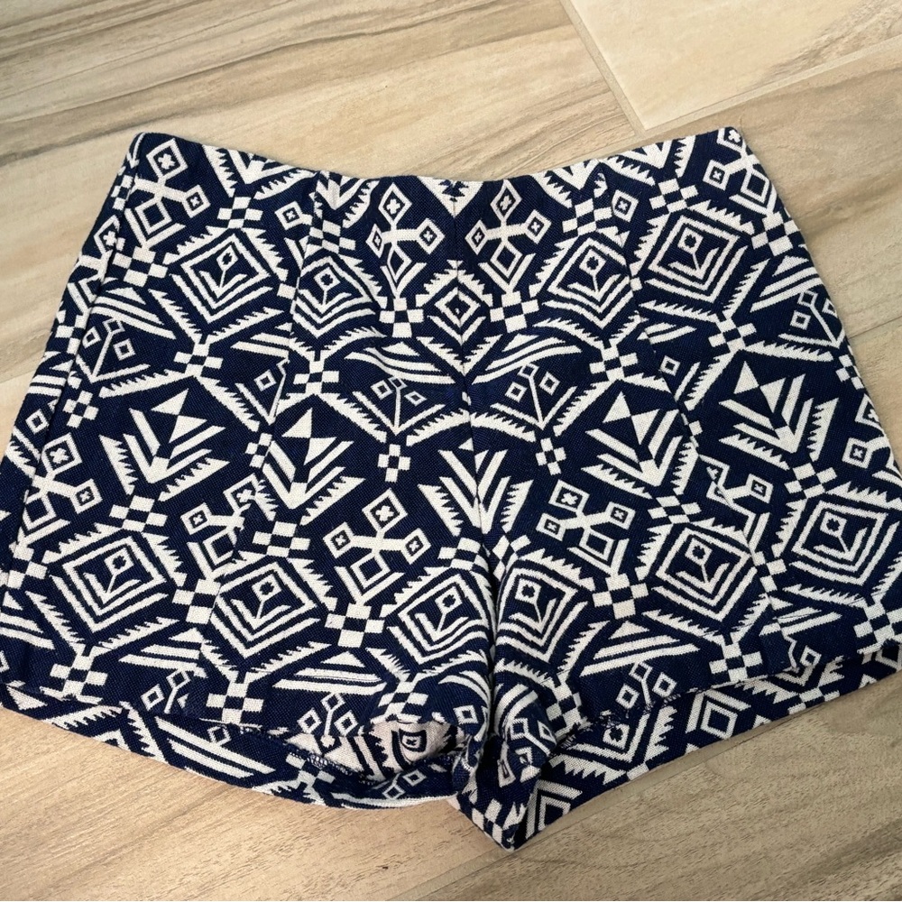 Gianni Bini High Waist Blue and White Shorts